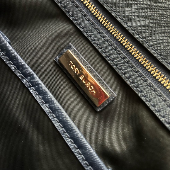 LARGE Tory Burch Dak NAVY Blue Parker Tote Very Good Condition Classic - Picture 5 of 8